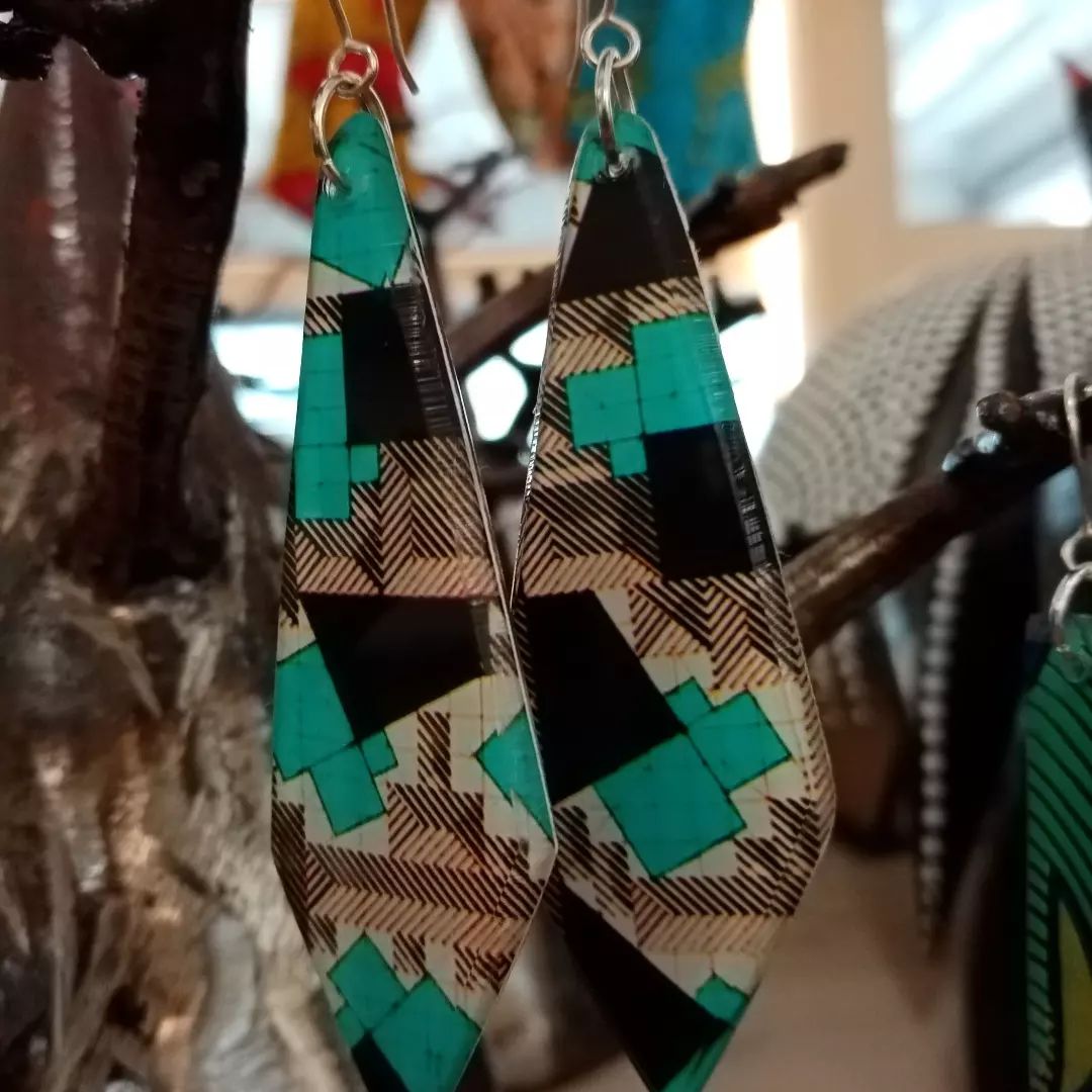 Bijoux du Togo
#togo #bijouxcreateur #vitré #wolofartdesign #rennescommerce #artisanatafrique